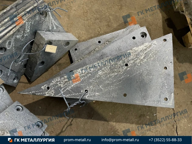 Боковая футеровочная плита