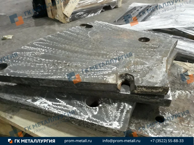 Бронь боковая правая 28657